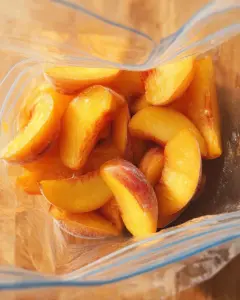 How to Freeze Peaches