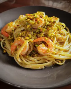 Lemon Linguine with Shrimps and Pistachios