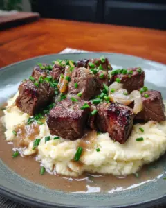Steak Bites with Mashed Potatoes and Gravy